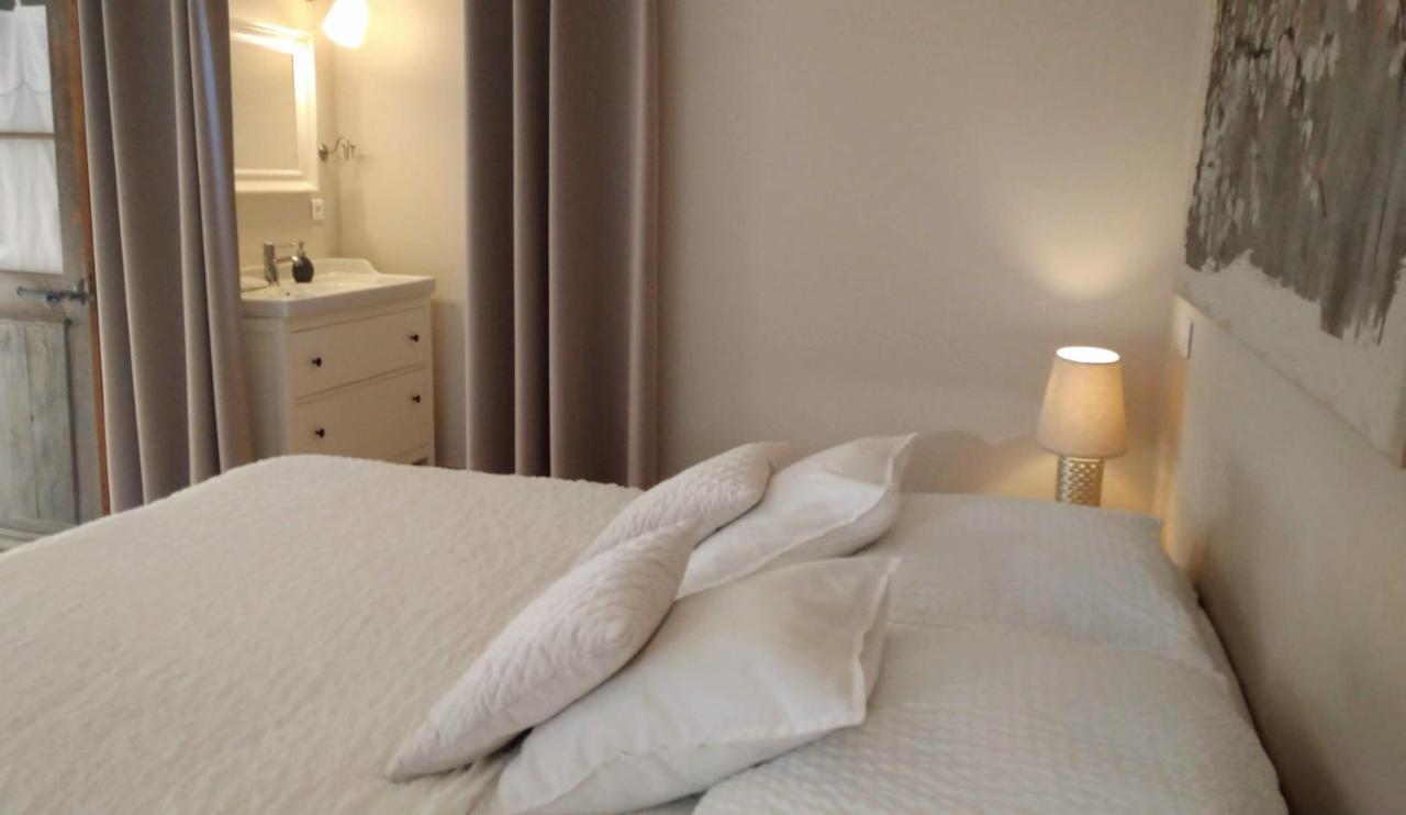 La Ferme Les Eybrachas Hotel Réauville Kültér fotó