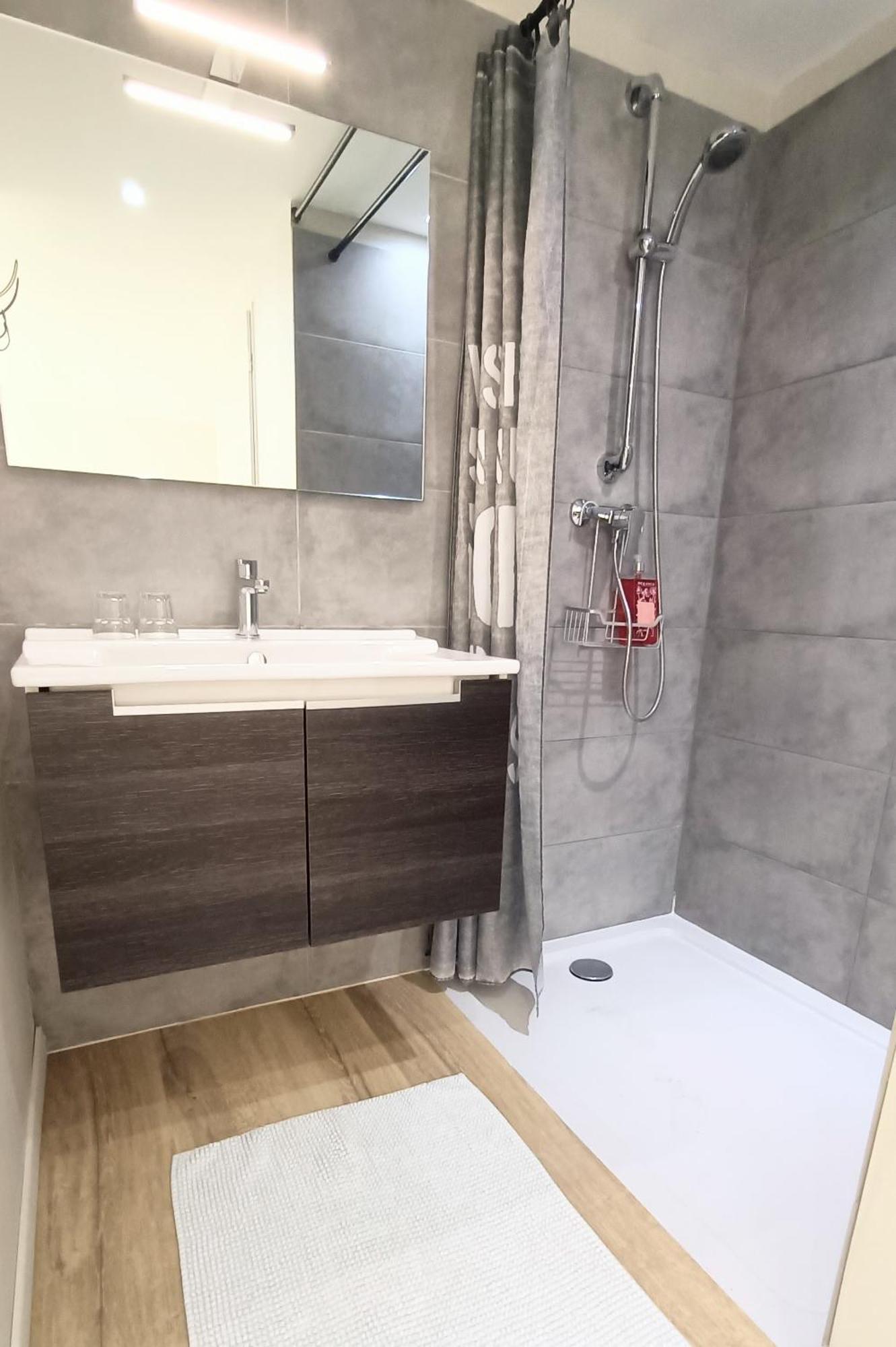 La Ferme Les Eybrachas Hotel Réauville Szoba fotó